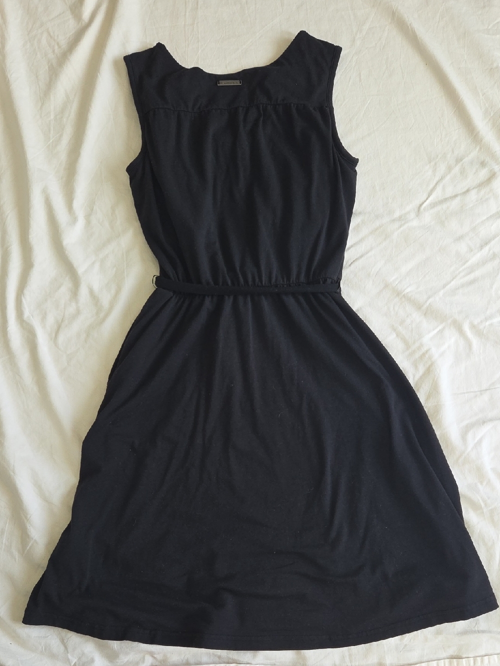 Ex-Officio Go-To 24 Hr. V-Neck Shelf Bra Travel Dress W/ Pockets Black Medium - Picture 7 of 8